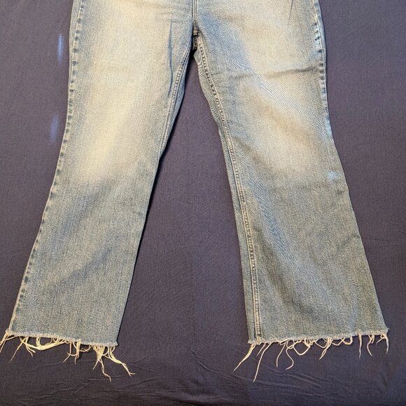 Old Navy Light Wash Higher High-Rise Flare Leg Raw Hem Frayed Jeans | Size 18 - Picture 2 of 11
